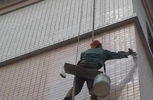 镇江市卫生间漏水维修公司分享下镇江市外墙防水的必要性。